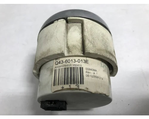 Peterbilt Q43-6013-013E voltmeter gauge from 2007 Peterbilt 387, used - view 2 of 2