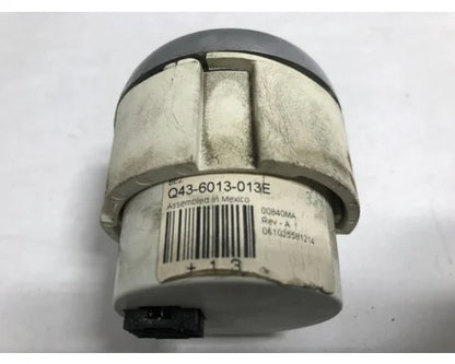 Peterbilt Q43-6013-013E voltmeter gauge from 2007 Peterbilt 387, used - view 2 of 2