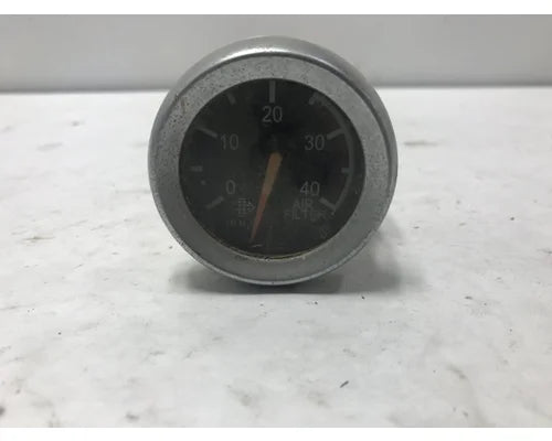 Peterbilt Q43-6013-016E air filter restriction gauge from 2009 Peterbilt 387, used