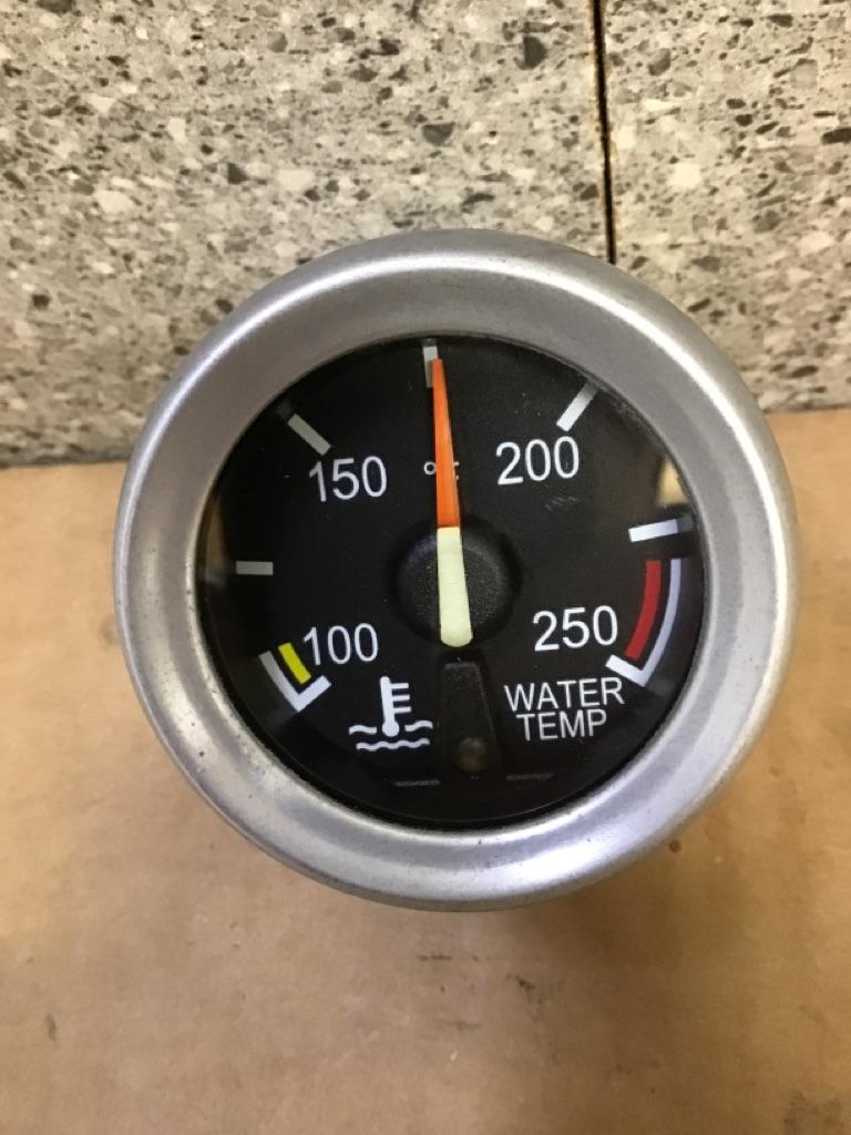 Peterbilt Q43-6013-022E water temperature gauge (silver bezel) from 2005 Peterbilt 387, used
