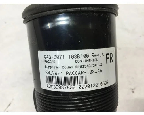 Peterbilt Q43-6071-103B100 brake air pressure gauge from 2014 Peterbilt 579, used - view 2 of 2