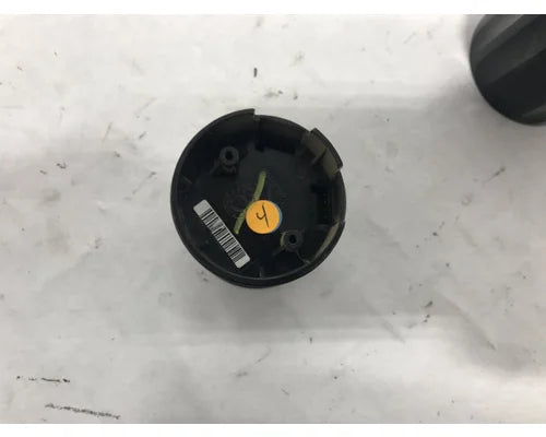 Peterbilt Q43-6071-124C100 front drive axle temperature gauge from 2015 Peterbilt 579, used - view 2 of 3