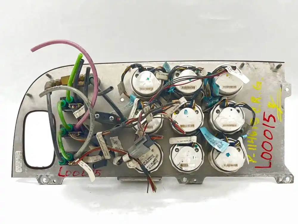 Peterbilt S64-6024-200 instrument cluster from 2007 Peterbilt 379, used - view 2 of 5