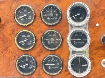 Peterbilt S64-6024-200 instrument cluster from 2007 Peterbilt 379, used - view 3 of 5