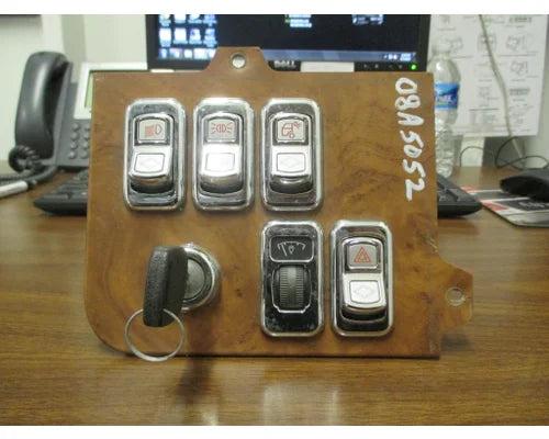 Peterbilt S64-6045-255L00 ignition / light switch panel from 2008 Peterbilt 386, used