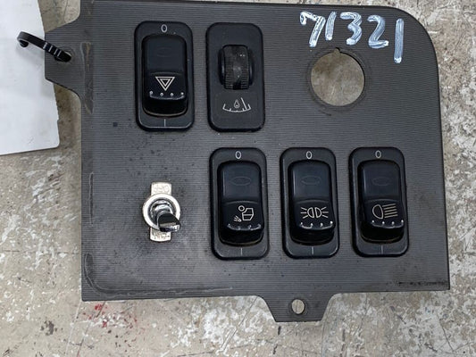 Peterbilt S646015350 switch panel from 2009 Peterbilt 365, used