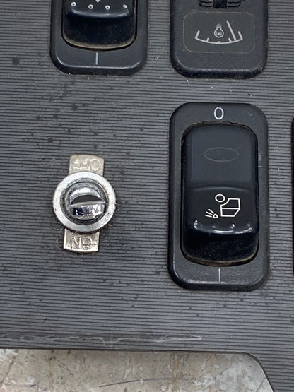 Peterbilt S646015350 switch panel from 2009 Peterbilt 365, used - view 4 of 5