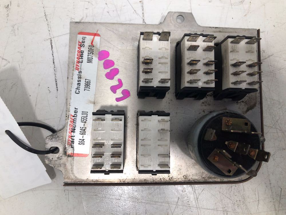 Peterbilt S646045 switch panel from 2007 Peterbilt 386, used - view 4 of 5