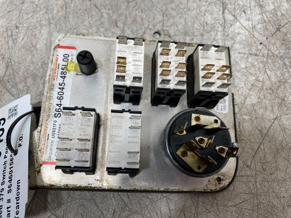 Peterbilt S646045485L00 switch panel from 2006 Peterbilt 379, used - view 2 of 5