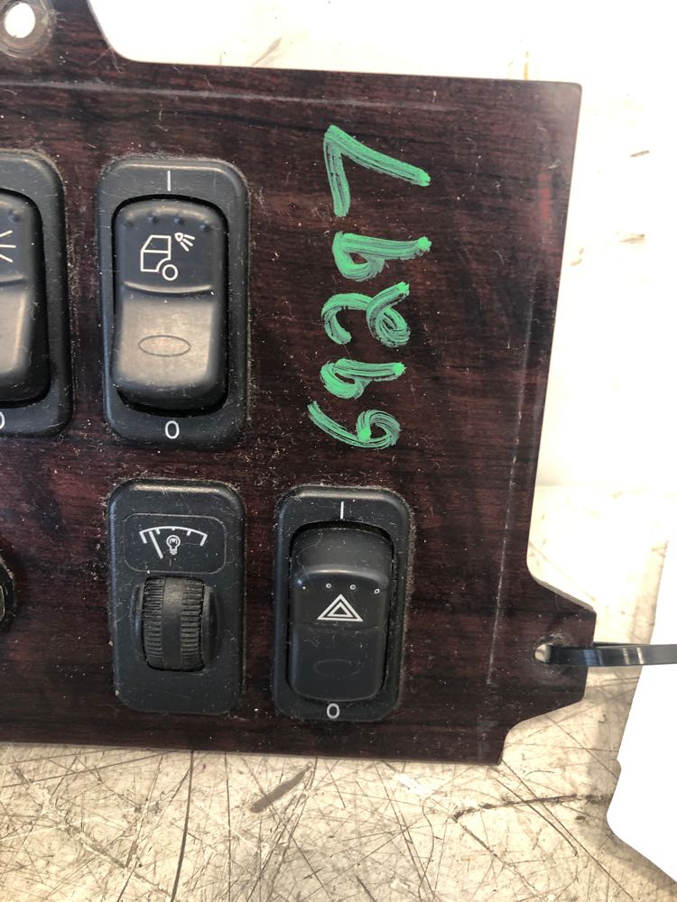 Peterbilt S646045575L00 switch panel from 2013 Peterbilt 386, used - view 3 of 5