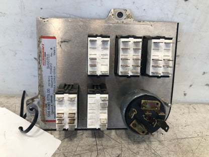 Peterbilt S646045575L00 switch panel from 2013 Peterbilt 386, used - view 4 of 5