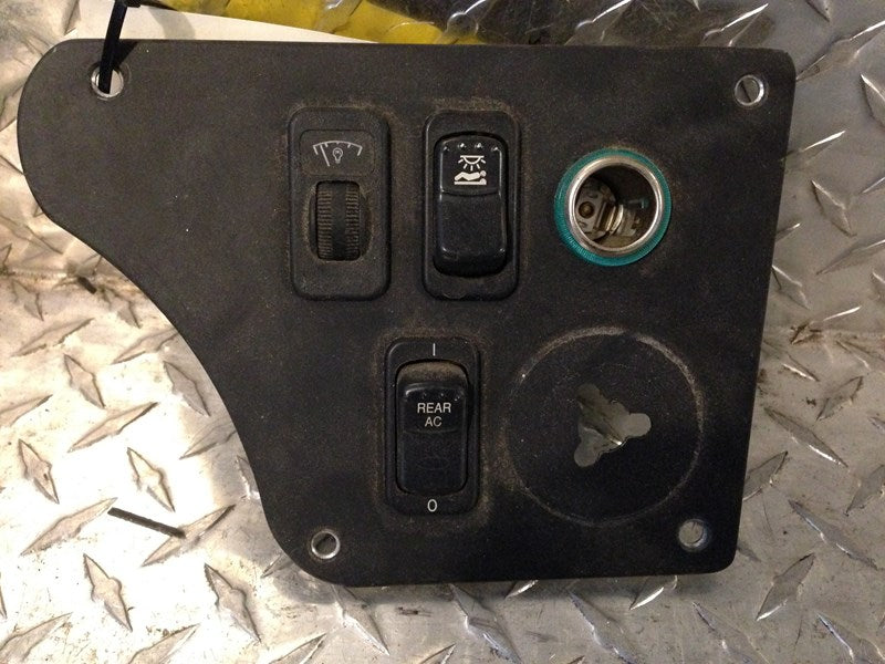 Peterbilt S646060M03 switch panel from 2009 Peterbilt 387, used