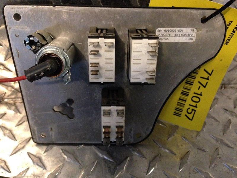 Peterbilt S646060M03 switch panel from 2009 Peterbilt 387, used - view 2 of 2