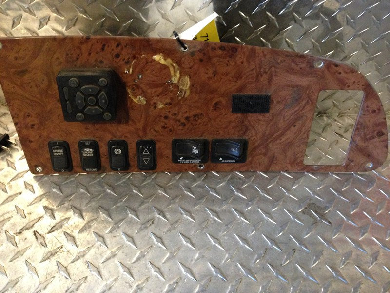 Peterbilt S646069MO1 switch panel from 2009 Peterbilt 387, used