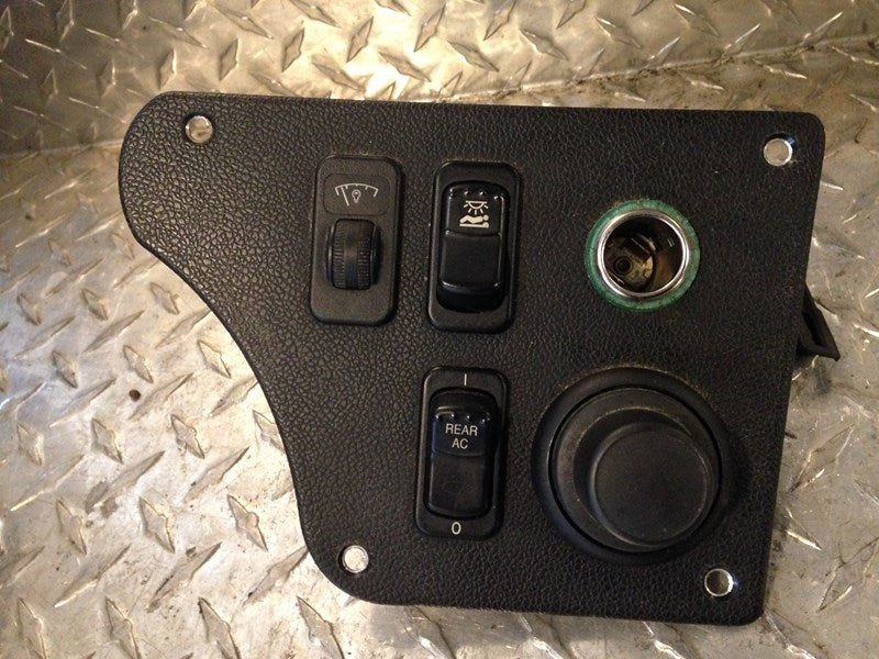 Peterbilt S646097M03501 switch panel from 2012 Peterbilt 587, used