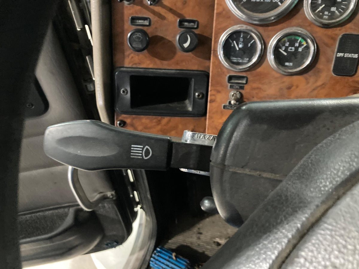 Peterbilt TL30500 turn signal / column switch from 2009 Peterbilt 335, used - view 3 of 3