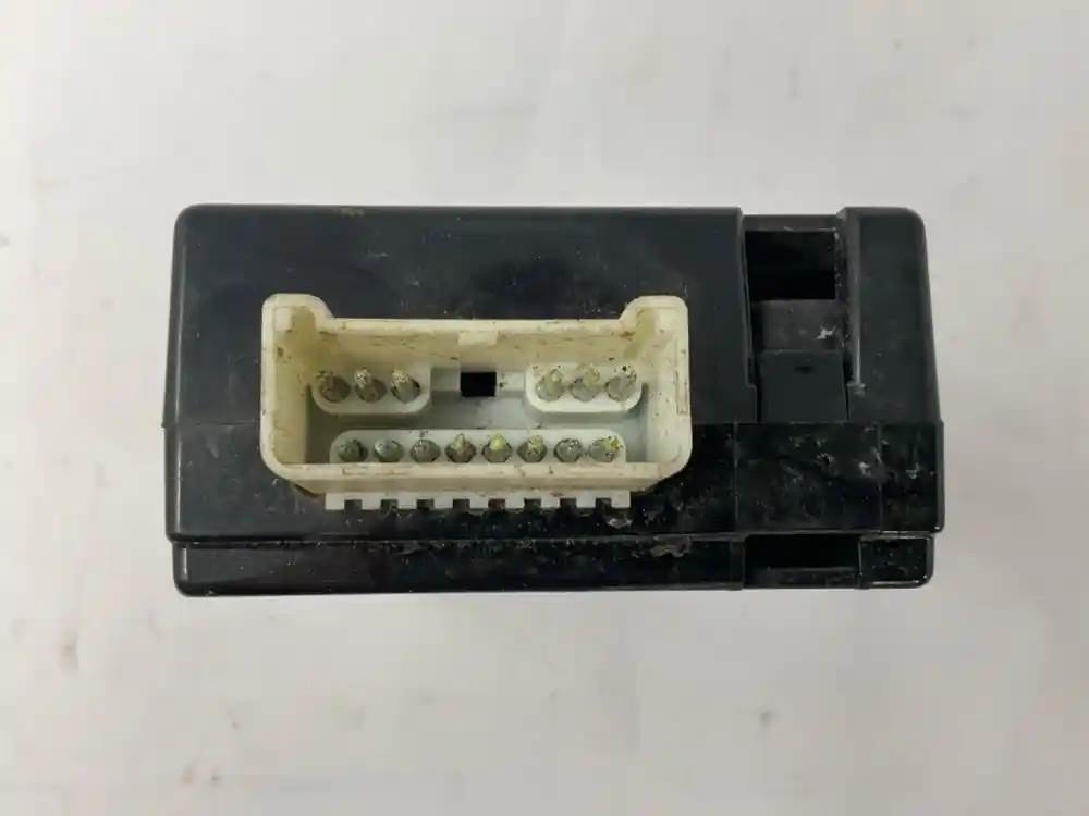Sterling 22-49875-000 wiper control module from 2004 Sterling L9500, used - view 2 of 3