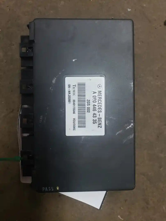 Sterling A0004464335 cab control module from 2004 Sterling L9500, used