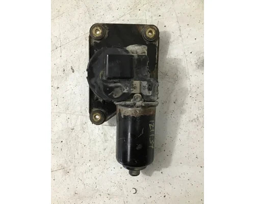 Sterling A22-61825-000 windshield wiper motor from 2007 Sterling AT9513, used
