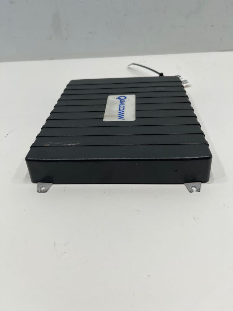 Volvo 10-J2094-2 qualcomm operator station module from 2004 Volvo VNM GEN 1, used - view 3 of 6