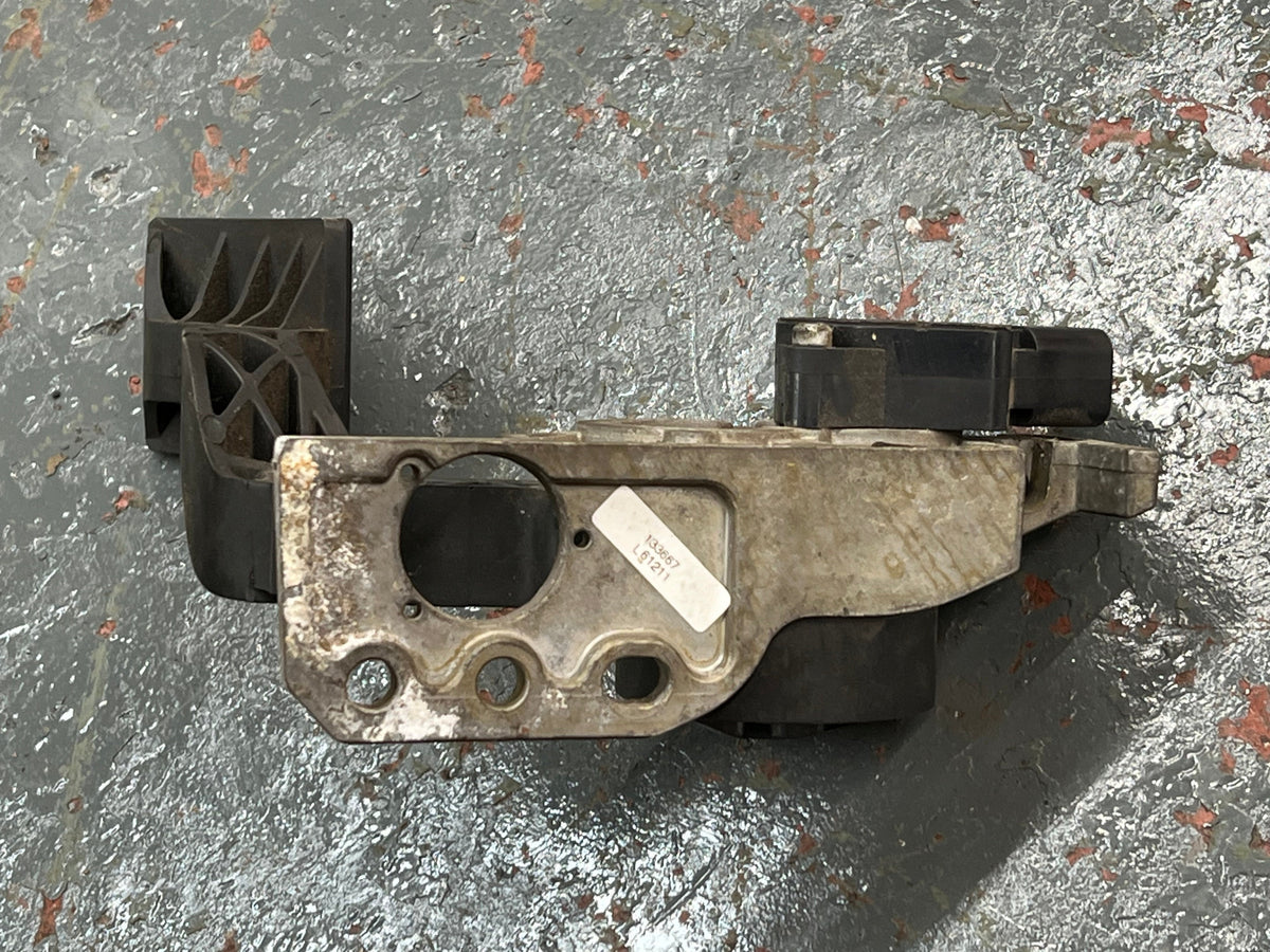 Volvo 133667 accelerator pedal with throttle position sensor from 2006 Volvo, used - view 5 of 8