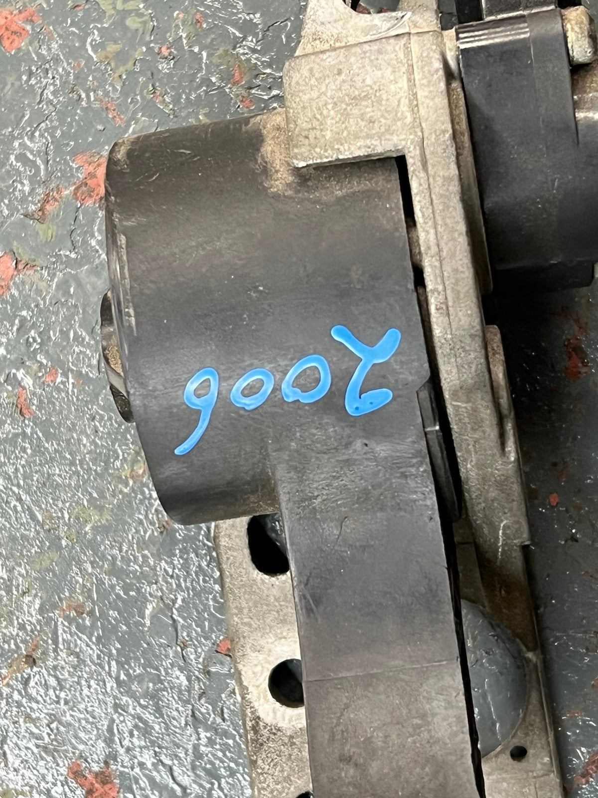 Volvo 133667 accelerator pedal with throttle position sensor from 2006 Volvo, used - view 7 of 8