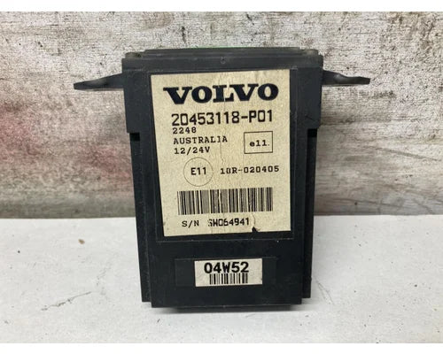 Volvo 20453118-P01 dash control unit from 2006 Volvo VNL, used