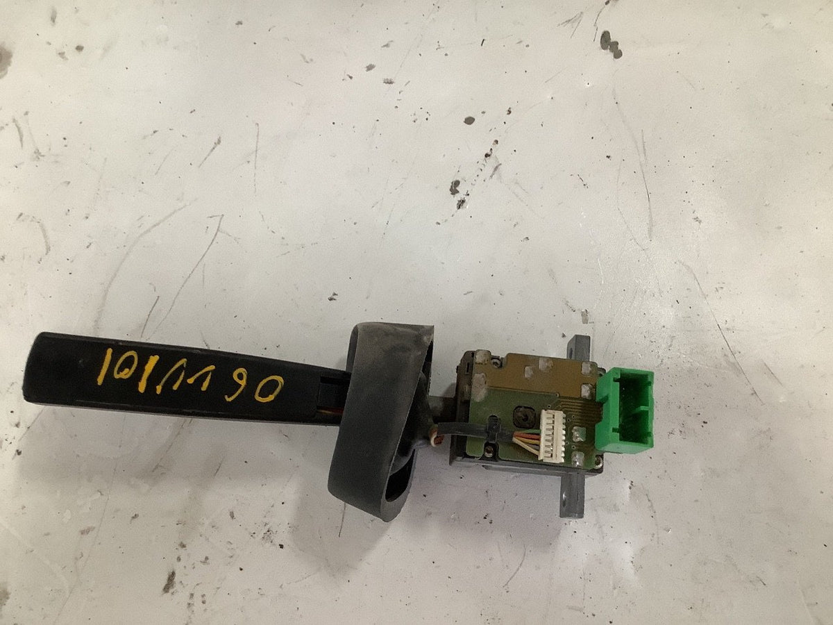 Volvo 20479584 turn signal / column switch from 2006 Volvo VNL, used - view 3 of 3