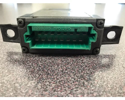 Volvo 20518035 light control module from 2006 Volvo VNL Light Control Module, used