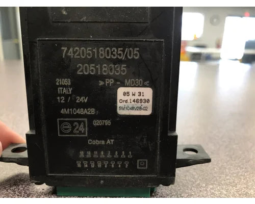 Volvo 20518035 light control module from 2006 Volvo VNL Light Control Module, used - view 2 of 3
