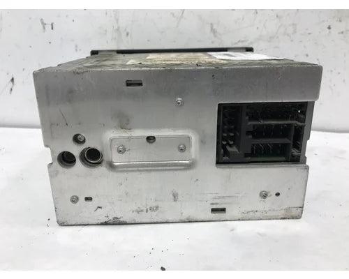 Volvo 20561223 CD player radio from 2006 Volvo VT, used - view 2 of 4