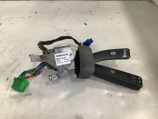 Volvo 20700927 turn signal / column switch from 2006 Volvo VNL, used