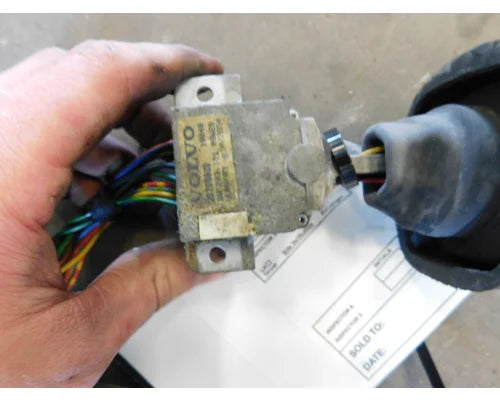 Volvo 20700930 wiper lever / switch from 2007 Volvo VNL770, used - view 3 of 5