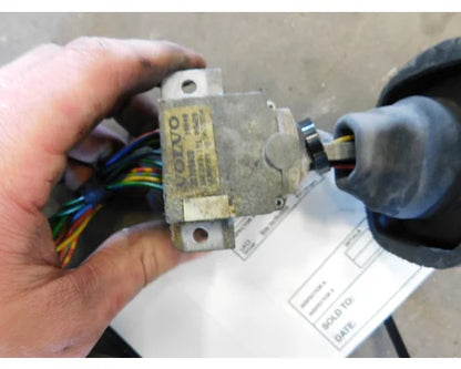 Volvo 20700930 wiper lever / switch from 2007 Volvo VNL770, used - view 3 of 5