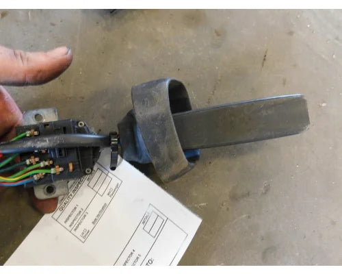 Volvo 20700930 wiper lever / switch from 2007 Volvo VNL770, used - view 4 of 5