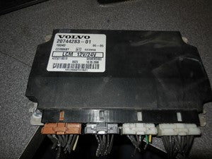 Volvo 20744283-01 light control module from 2007 Volvo, used