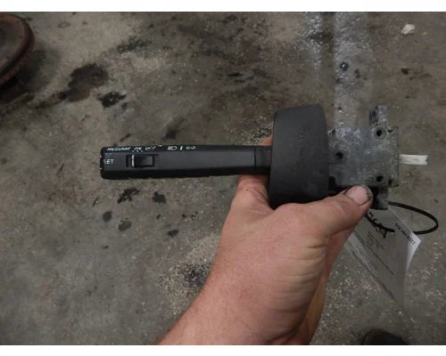 Volvo 20797838 turn signal / combination switch from 2015 Volvo VHD, used - view 2 of 5