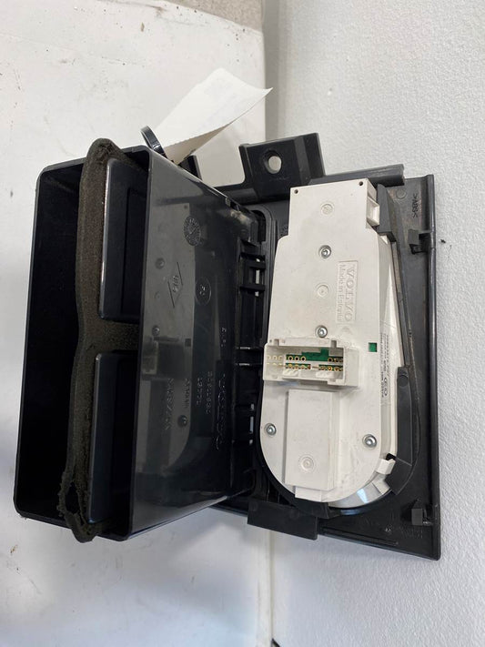 Volvo 20953575P07 headlight switch panel from 2015 Volvo VNL GEN 2, used