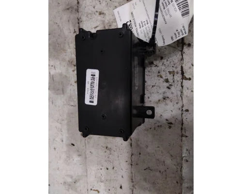 Volvo 21083375-P06 cab control module from 2010 Volvo VNL, used - view 2 of 2