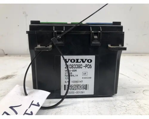 Volvo 21083380-P06 vehicle ECU (VECU) from 2011 Volvo VNL, used