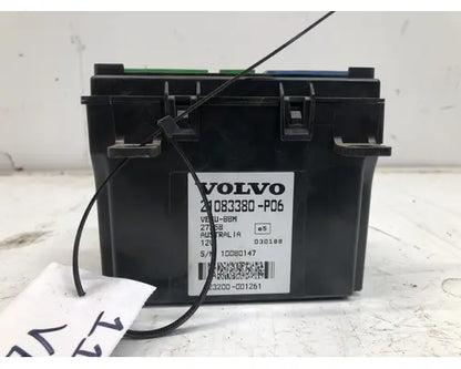 Volvo 21083380-P06 vehicle ECU (VECU) from 2011 Volvo VNL, used