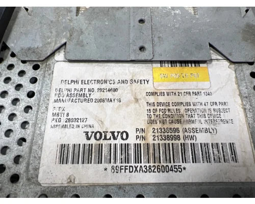 Volvo 21336595 radio / CD player from 2010 Volvo VNL, used - view 2 of 2