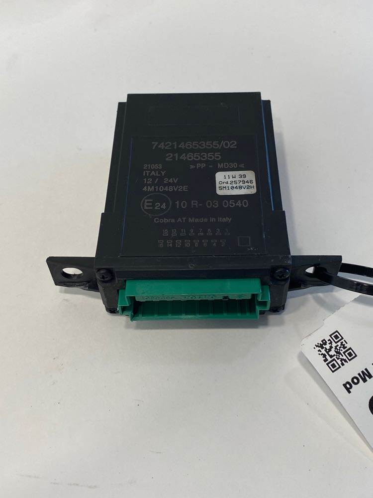 Volvo 21465355 dash / cab control module from 2012 Volvo VNL GEN 2, used