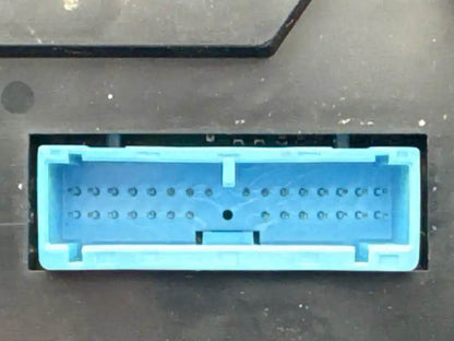 Volvo 21546092-P02 instrument cluster from 2012 Volvo VNL, used - view 5 of 8
