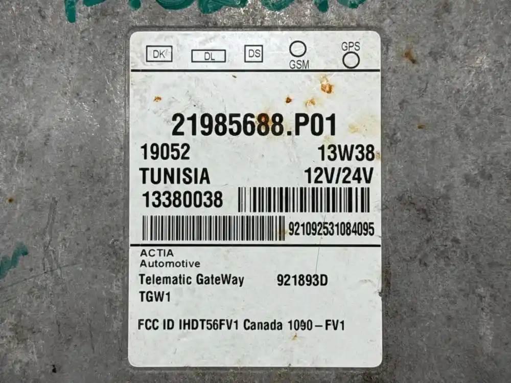 Volvo 21985688.P01 telematic gateway module from 2014 Volvo VNL, used - view 3 of 4