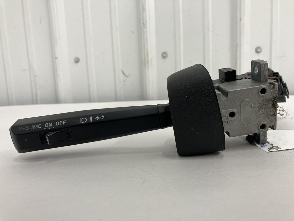 Volvo 3172172 turn signal / column switch from 1998 Volvo VNL, used