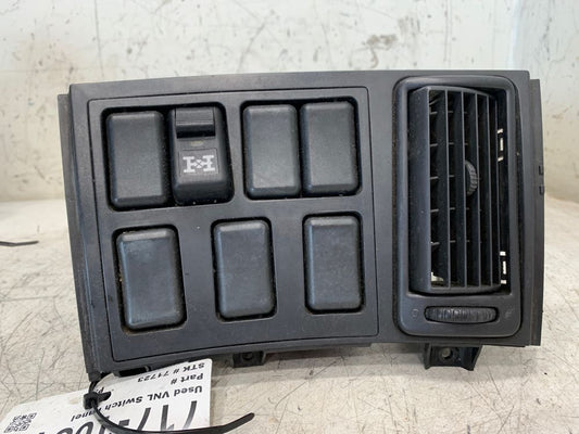 Volvo 3175580 switch panel from 2004 Volvo VNL, used
