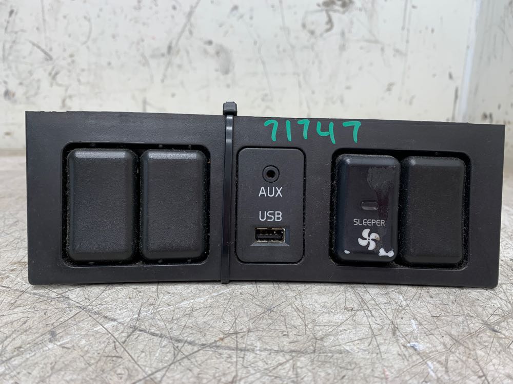 Volvo 3175616 switch panel from 2013 Volvo VNL, used