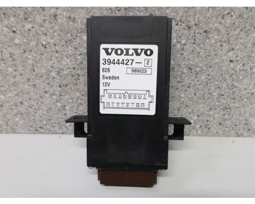Volvo 3944427-2 wiper control module from 1999 Volvo VN, used