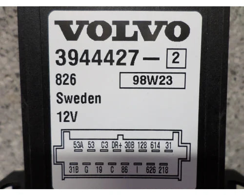Volvo 3944427-2 wiper control module from 1999 Volvo VN, used - view 2 of 4